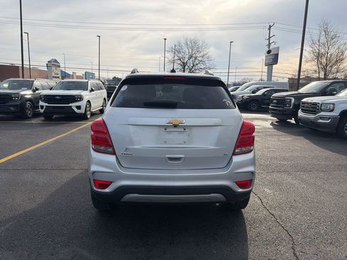 Used 2017 Chevrolet Trax LT w/ LT Convenience Package image 6