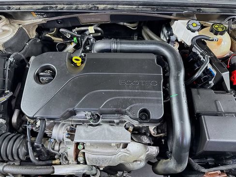 Used 2024 Chevrolet Malibu LT FWD image 38
