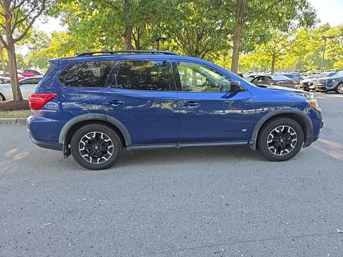 Used 2019 Nissan Pathfinder SL AWD/4WD image 9