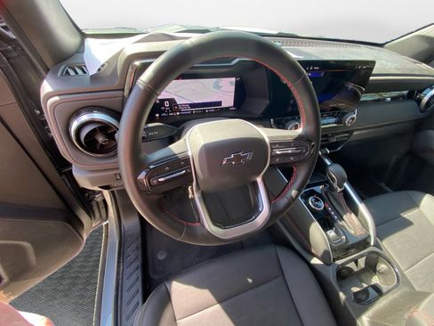 Used 2025 Chevrolet Colorado Z71 w/ Technology Package image 12