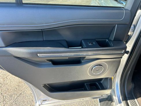 Certified 2023 Ford Expedition XLT image 14