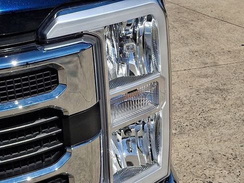 Used 2025 Ford F250 XLT AWD/4WD image 9