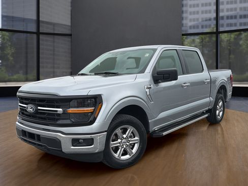 Used 2025 Ford F150 XLT w/ Equipment Group 301A Standard RWD image 9