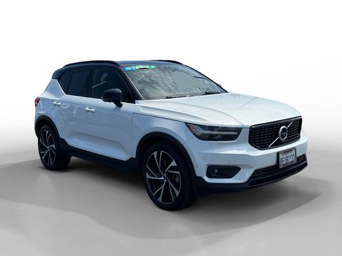Used 2019 Volvo XC40 T5 R-Design AWD/4WD image 7