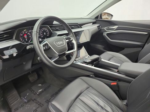 Used 2024 Audi Q8 e-tron Premium Plus AWD/4WD image 12