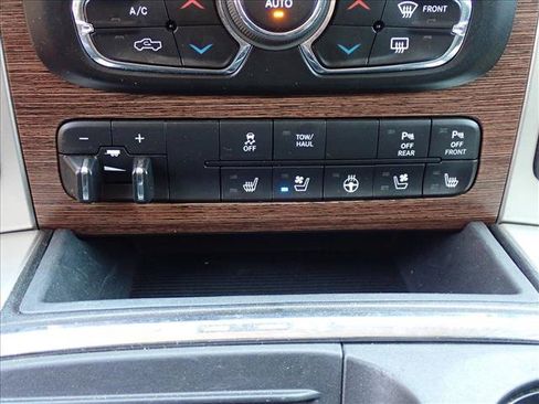 Used 2016 RAM 2500 Laramie w/ Convenience Group AWD/4WD image 19