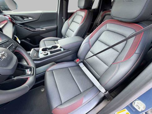 New 2026 Chevrolet Equinox RS w/ Convenience Package III FWD image 18
