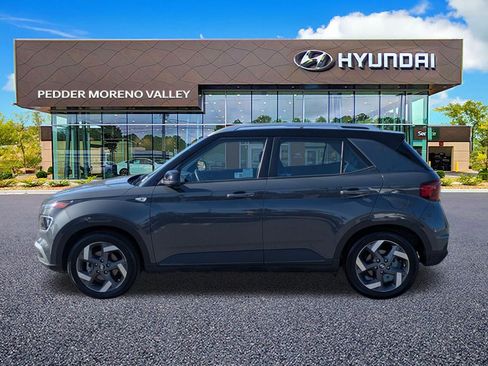 Certified 2025 Hyundai Venue Limited FWD image 6