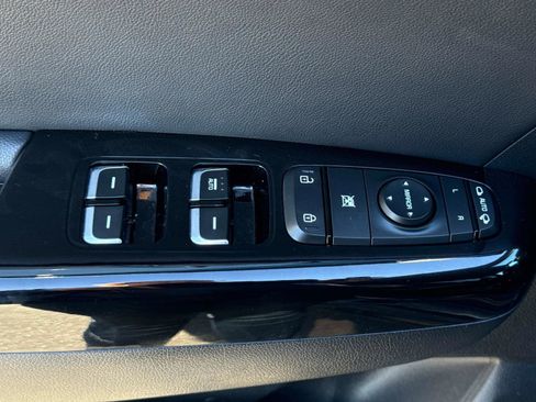 Used 2022 Kia Sportage EX image 21