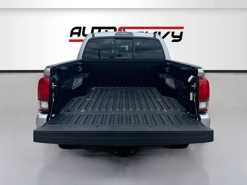 Used 2022 Toyota Tacoma SR AWD/4WD image 23