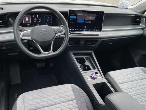 Used 2025 Volkswagen Tiguan S image 6