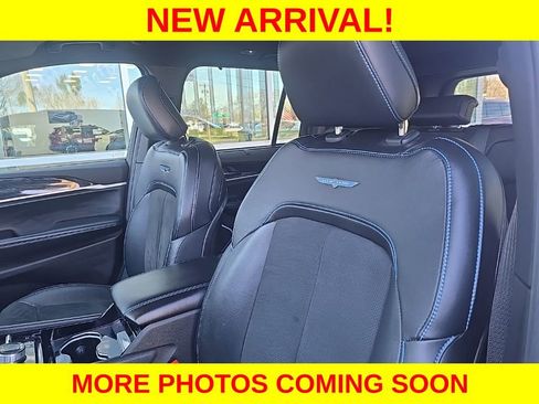 Used 2022 Jeep Grand Cherokee Trailhawk w/ Luxury Tech Group III image 11