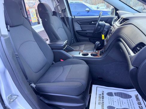 Used 2014 Chevrolet Traverse LT image 23
