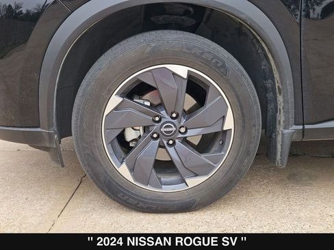 Used 2024 Nissan Rogue SV image 11