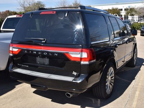 Used 2017 Lincoln Navigator Select image 7