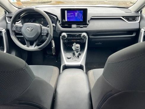 Used 2023 Toyota RAV4 LE AWD/4WD image 12