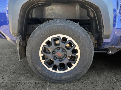 Used 2024 Toyota Tacoma TRD Off-Road w/ TRD Off Road Upgrade Package AWD/4WD image 11