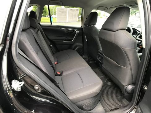 Used 2023 Toyota RAV4 LE AWD/4WD image 12