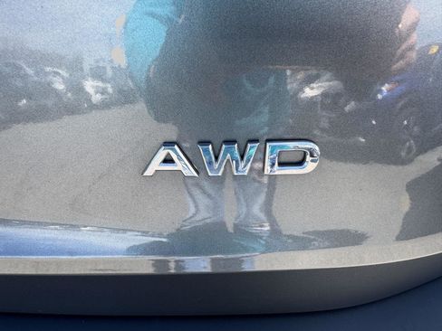 Used 2023 Nissan Rogue S AWD/4WD image 26