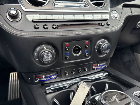 Used 2018 Rolls-Royce Dawn image 51