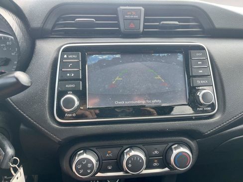 Used 2022 Nissan Versa S FWD image 19