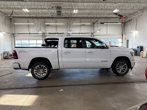 Used 2023 RAM 1500 Laramie AWD/4WD image 4