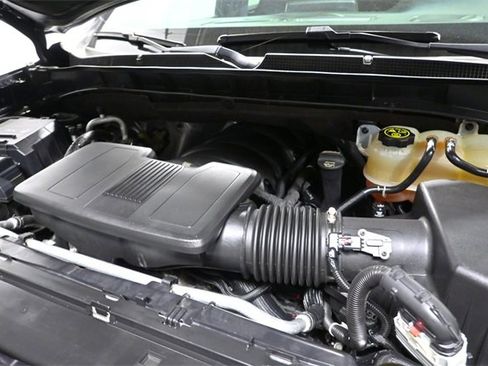 Certified 2022 Chevrolet Suburban RST w/ Sport Performance Package image 31