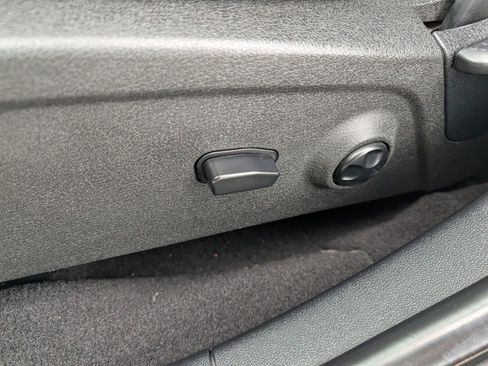 Used 2018 Dodge Journey Crossroad w/ Driver Convenience Group image 17