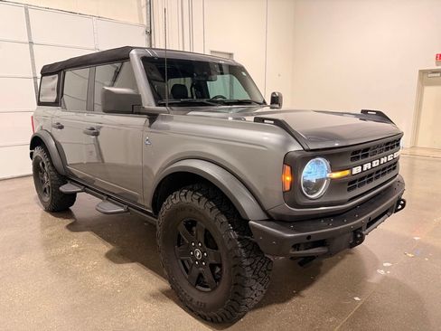 Used 2023 Ford Bronco Black Diamond AWD/4WD image 3