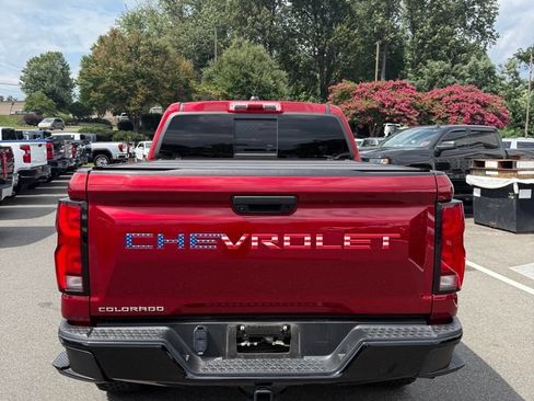Used 2023 Chevrolet Colorado Z71 w/ Z71 Convenience Package 2 AWD/4WD image 5