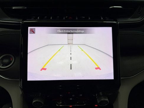 Used 2023 Jeep Grand Cherokee Overland image 15