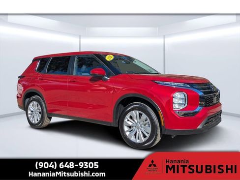 New 2026 Mitsubishi Outlander ES image 1