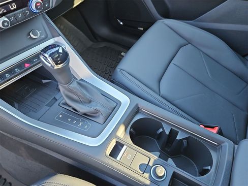 New 2025 Audi Q3 2.0T Premium image 22