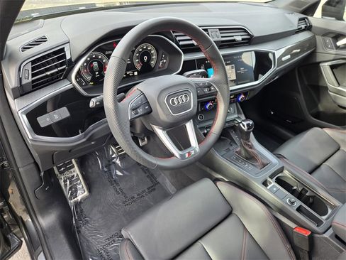 Used 2025 Audi Q3 2.0T Premium Plus w/ Premium Plus Package image 18