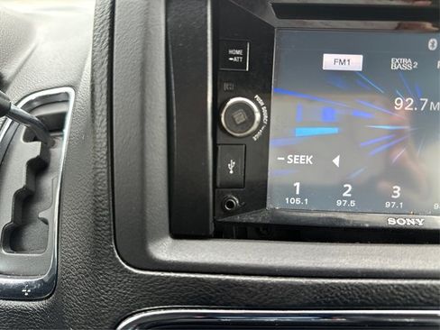 Used 2017 Dodge Grand Caravan SE FWD image 36