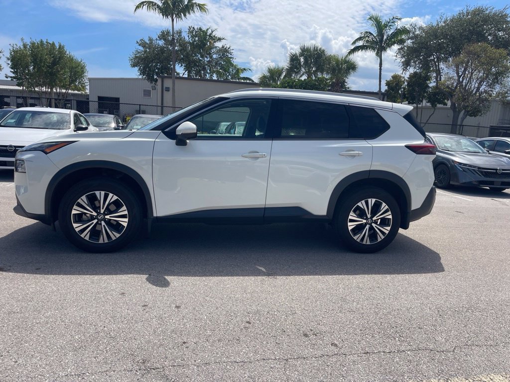 Certified 2021 Nissan Rogue SV w/ Premium Package FWD image 2