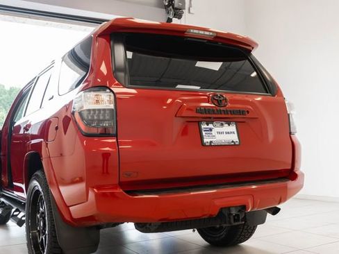 Used 2018 Toyota 4Runner SR5 Premium AWD/4WD image 10