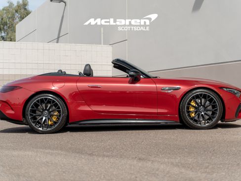 Used 2022 Mercedes-Benz SL 63 AMG 4MATIC w/ Driver Assistance Package image 8