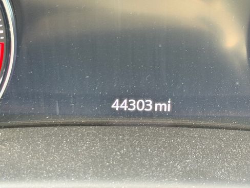 Used 2023 Buick Envision Essence FWD image 7