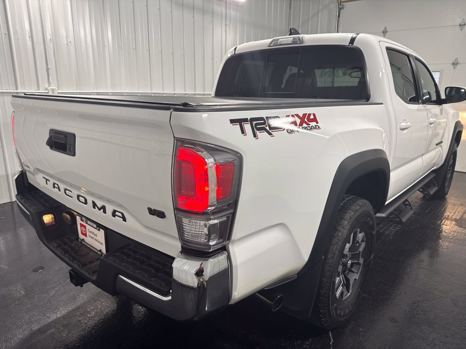 Used 2021 Toyota Tacoma TRD Off-Road w/ Blackout Package (TMS) AWD/4WD image 4