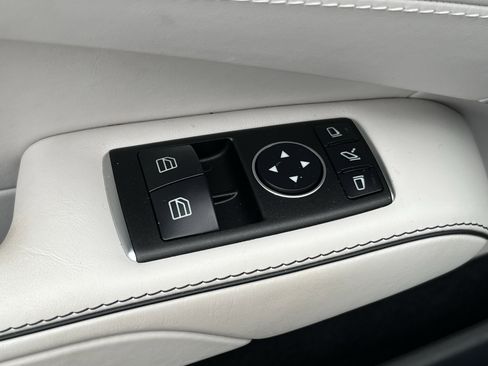 Used 2019 Mercedes-Benz SL 550 image 17