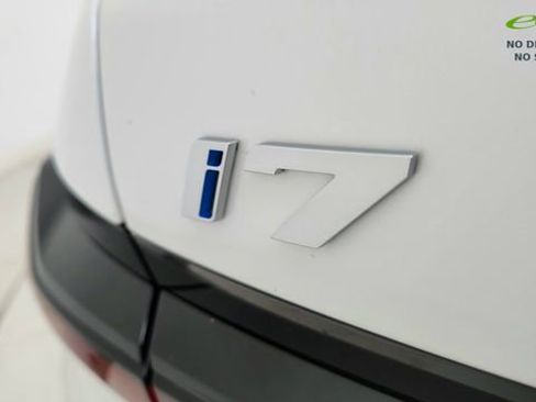 Used 2023 BMW i7 xDrive60 w/ Executive Package 2 AWD/4WD image 17