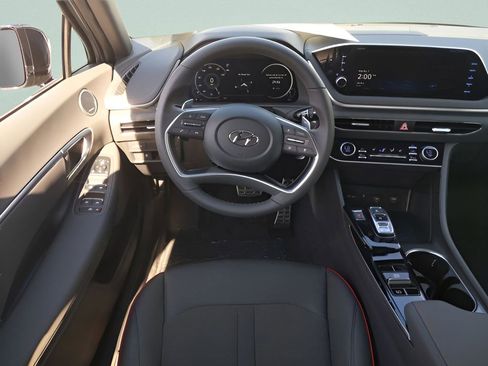 Used 2023 Hyundai Sonata SEL Plus image 12