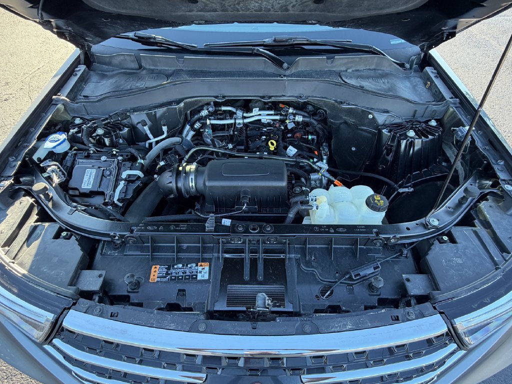 Used 2022 Ford Explorer XLT w/ Equipment Group 202A AWD/4WD image 42