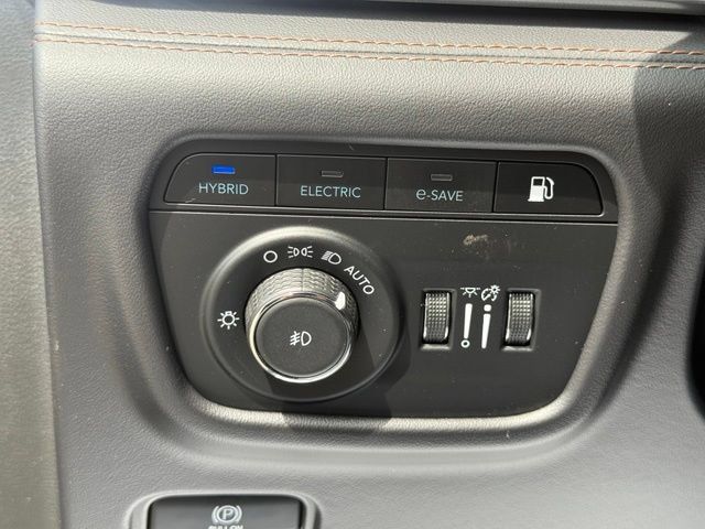 Used 2023 Jeep Grand Cherokee Summit AWD/4WD image 23