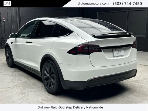 Used 2022 Tesla Model X Plaid image 4