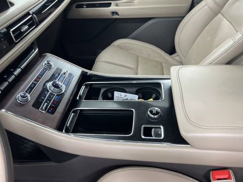 Used 2023 Lincoln Aviator Reserve w/ Equipment Group 201A AWD/4WD image 18