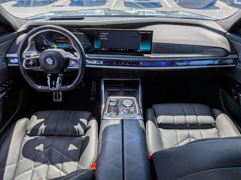 Used 2024 BMW 740i xDrive image 6