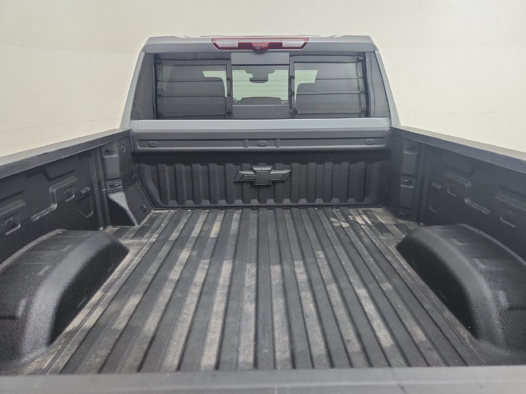 Used 2025 Chevrolet Silverado 2500 ZR2 w/ Technology Package AWD/4WD image 27
