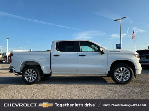 Used 2026 Chevrolet Silverado 1500 Custom RWD image 3
